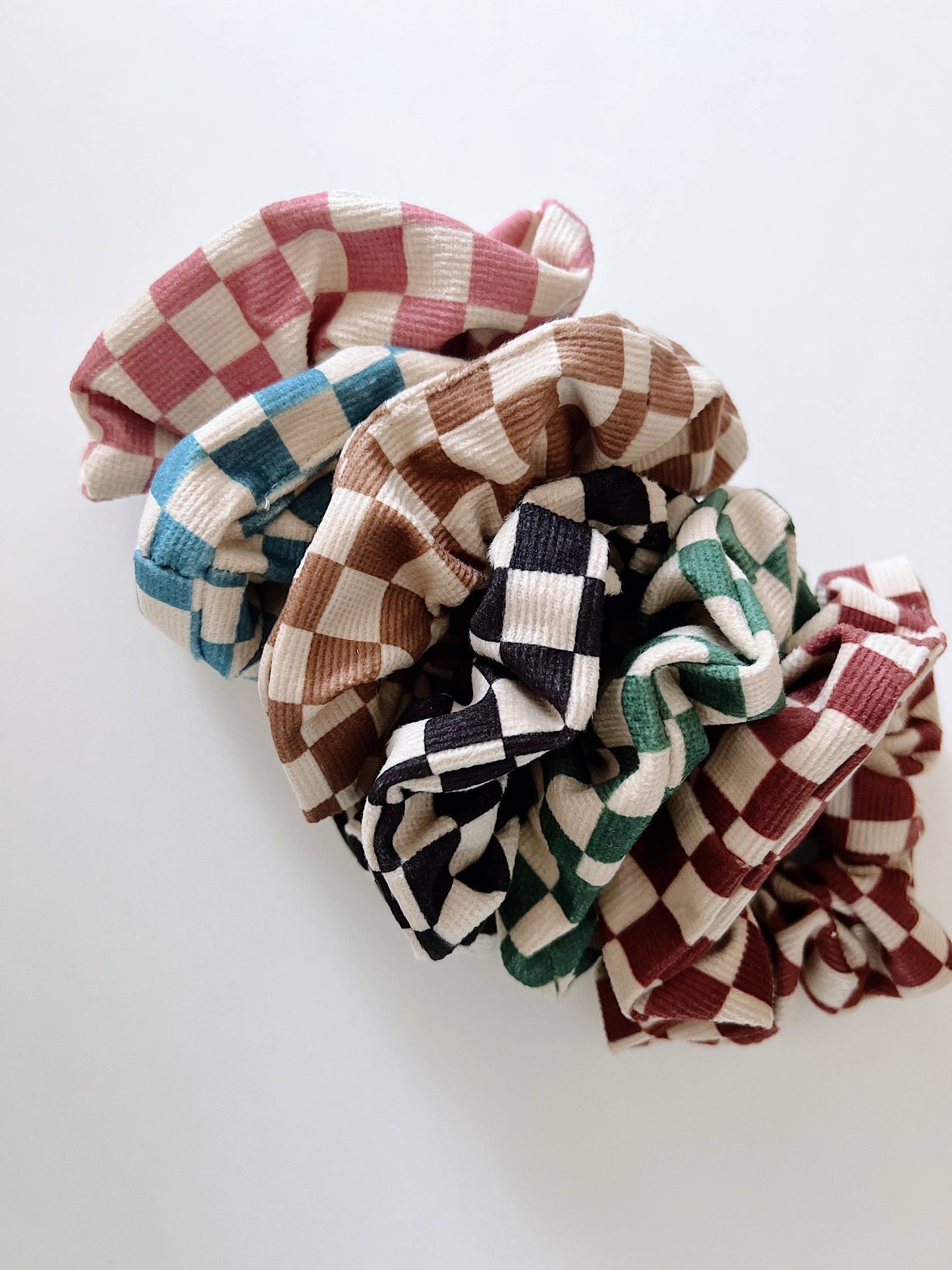 Checkered scrunchie