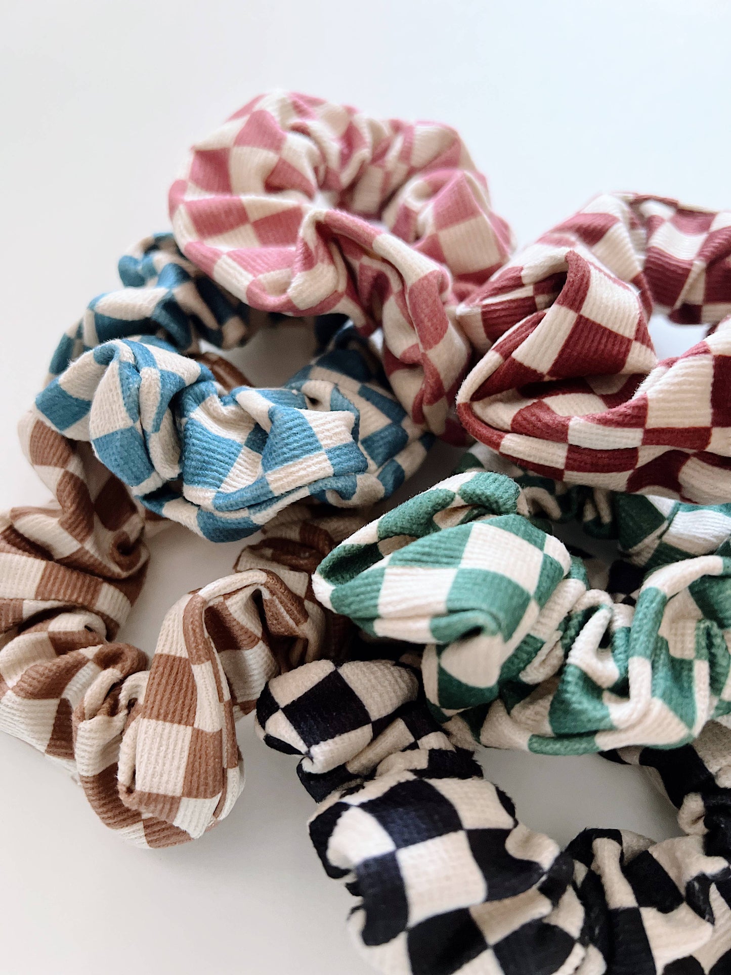 Checkered scrunchie