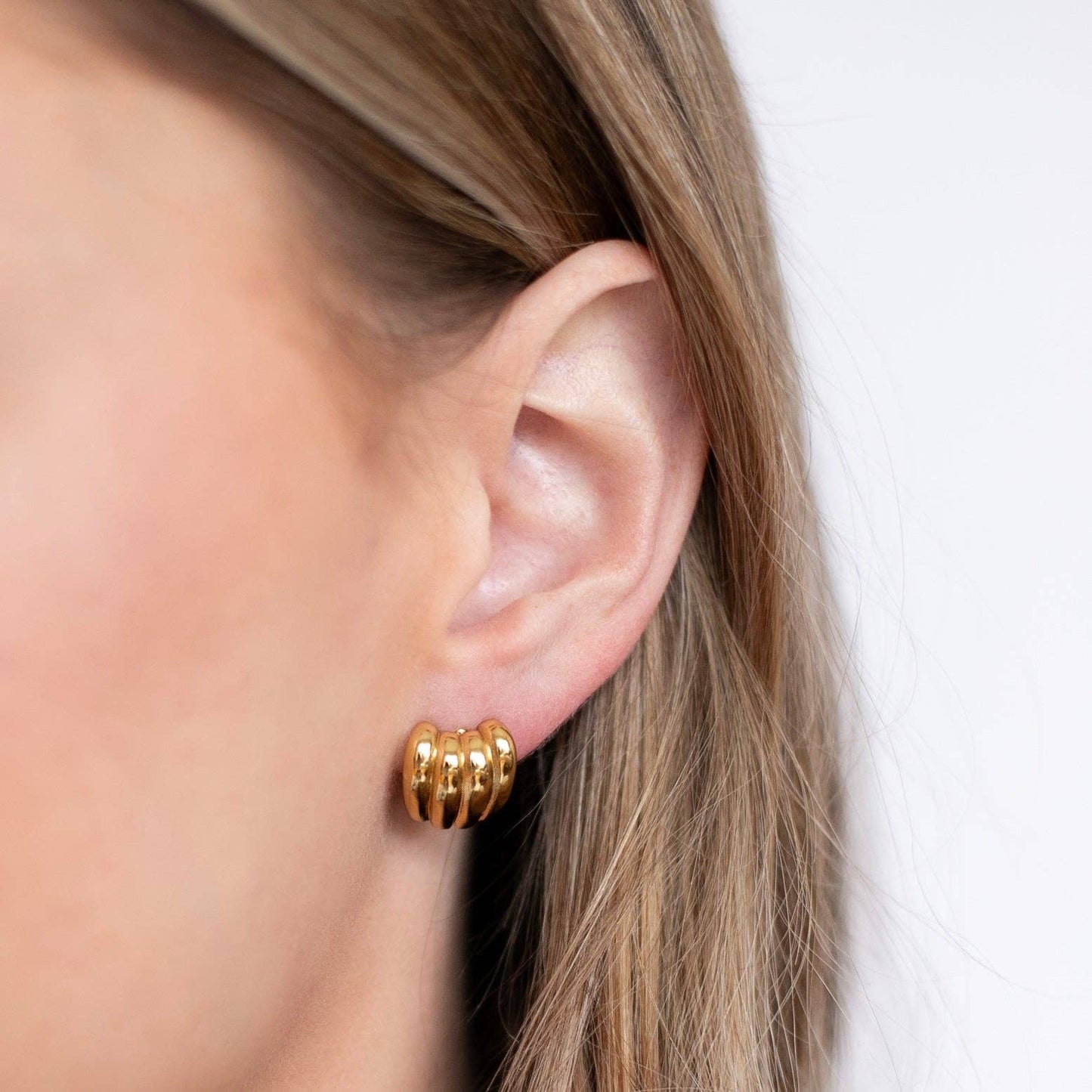 Retro Radiance Stud Earrings