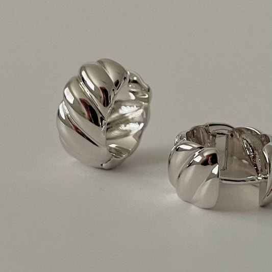 Mia Huggie Earrings - Silver