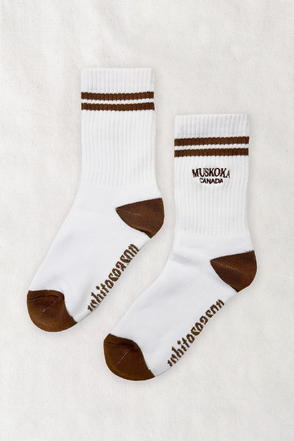 Muskoka Evergreen Love Embroidered White/Brown Crew