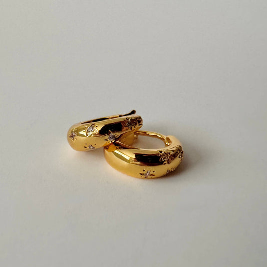 Stori Huggie Earrings - Gold