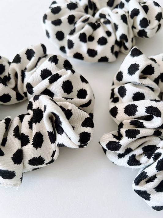 Polkadot scrunchie