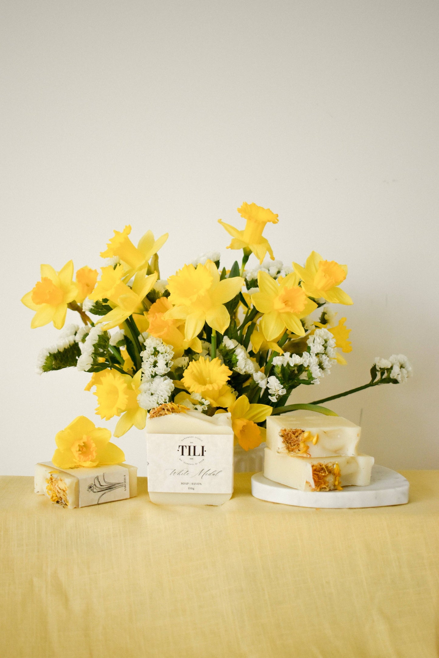 White Medal Soap Bar (Peppermint & Rosemary)-Spring Daffodil