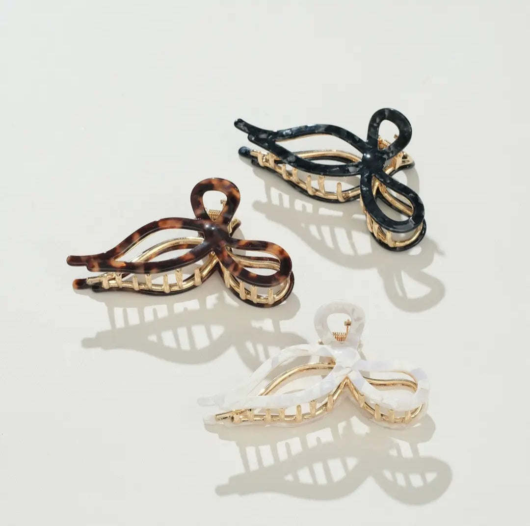 Sabrina Vintage Snow | Large Ribbon Metal Bow Claw Clip