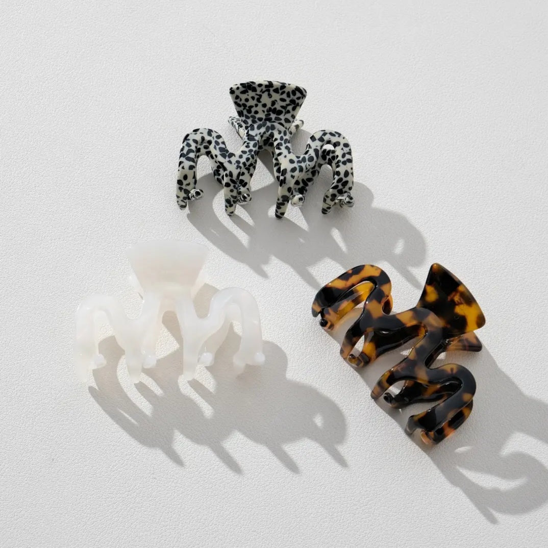 Esme Small | Classic Wavy Eco-Friendly Claw Clip